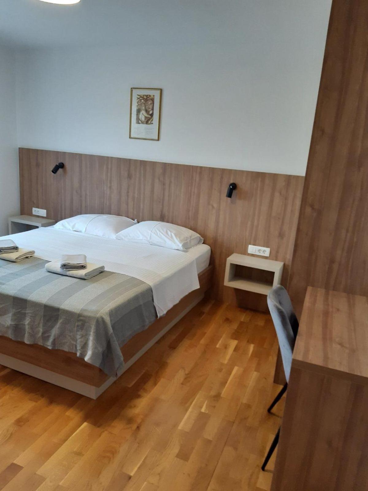 Apartments Mare Малинска Экстерьер фото